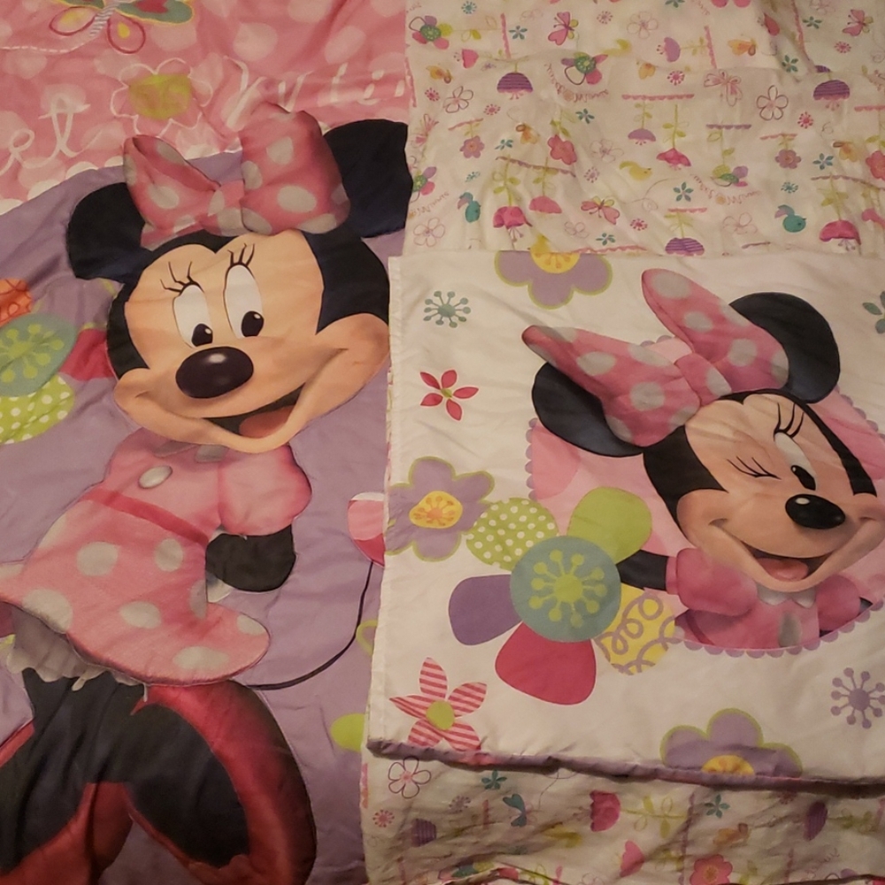 4 piece Minnie Mouse toddler bed set